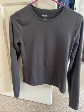 Hollister Women's Long Sleeve Crewneck Top - Black
